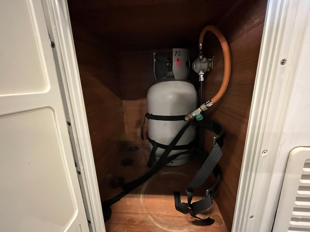 Elnagh Baron 22  / Automat / AC bodel / 7 bältad / B-körkort - Elnagh