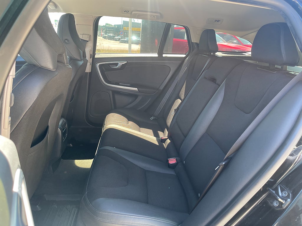 Volvo V60 DRIVe Momentum Dragkrok