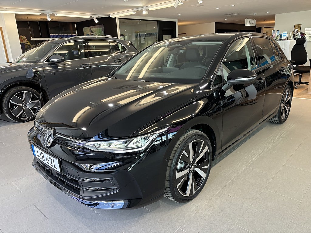 Volkswagen Golf Privatleasing Life Edition *3 395kr/mån* tom 21/6