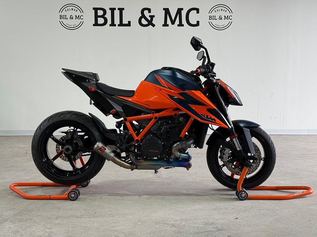 KTM 1290 Super DukeR 1.3 V-twin Akrapovic helsystem räntekampanj