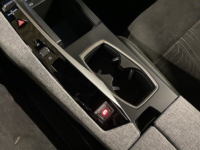 Bild på Peugeot 5008 GT HYBRID 136hk AUT - 7-SITS, ALCANTARA