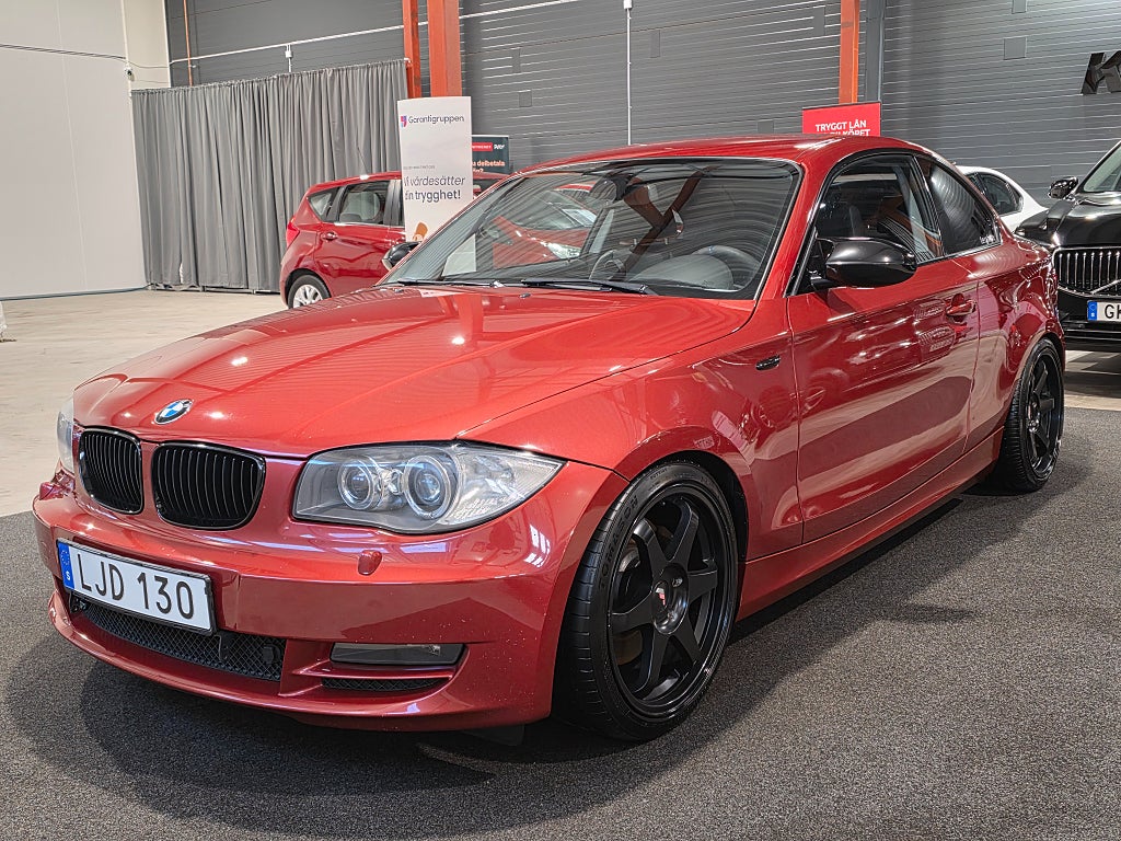 BMW 123 d Coupé Comfort Ny servad Steg2 Jspec coilovers Baslåd