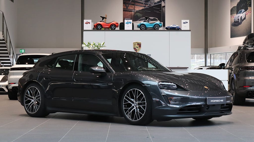 Porsche Taycan Sport Turismo Head Up Display / Panorama / Luftfjädring