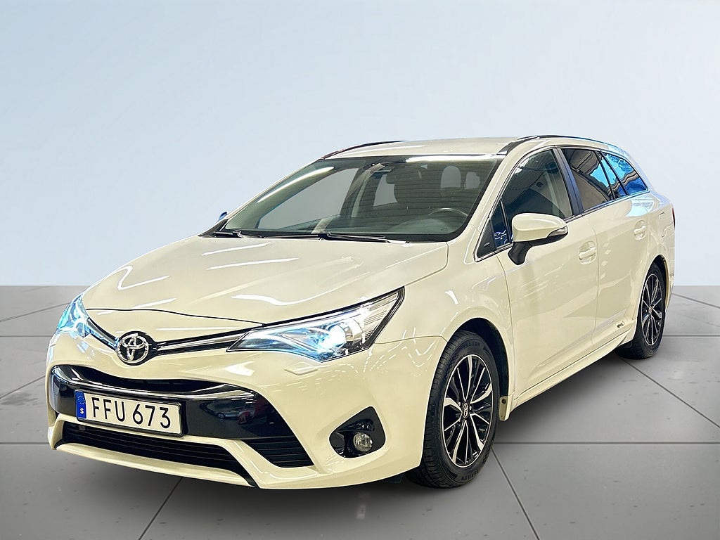Toyota Avensis Kombi 1.8 Valvematic Drag/Kamera/Värmare/Navi/SoV-Däck