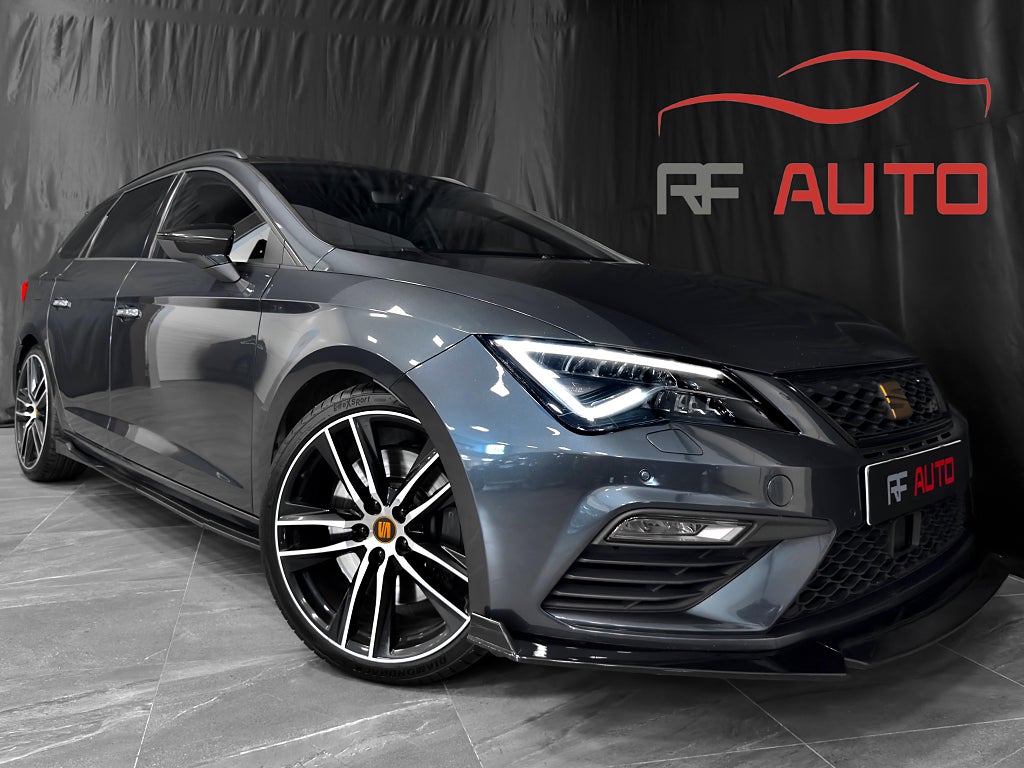 Seat Leon ST Cupra 2.0 TSI 4Drive Downpipe Steg 1 Cockpit