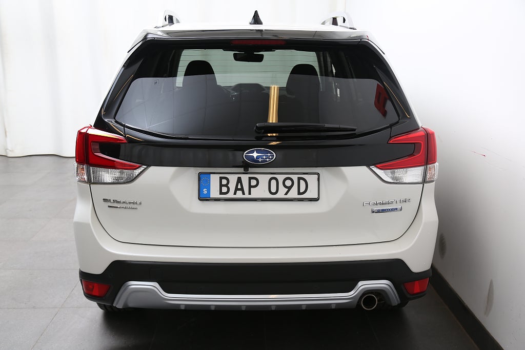 Subaru Forester 2,0i e-Boxer XFuel AWD Aut Extraljus Motorvärmare 2024
