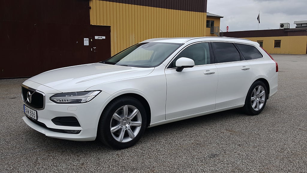 Volvo V90 D4 Automat 190hk Momentum Drag Värmare