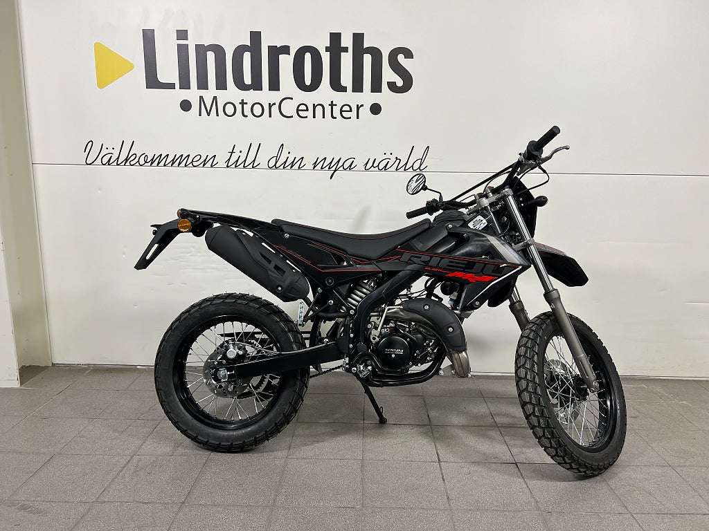 Rieju XC  Black Edition  *TILLBEHÖRSKAMPANJ 1500kr*