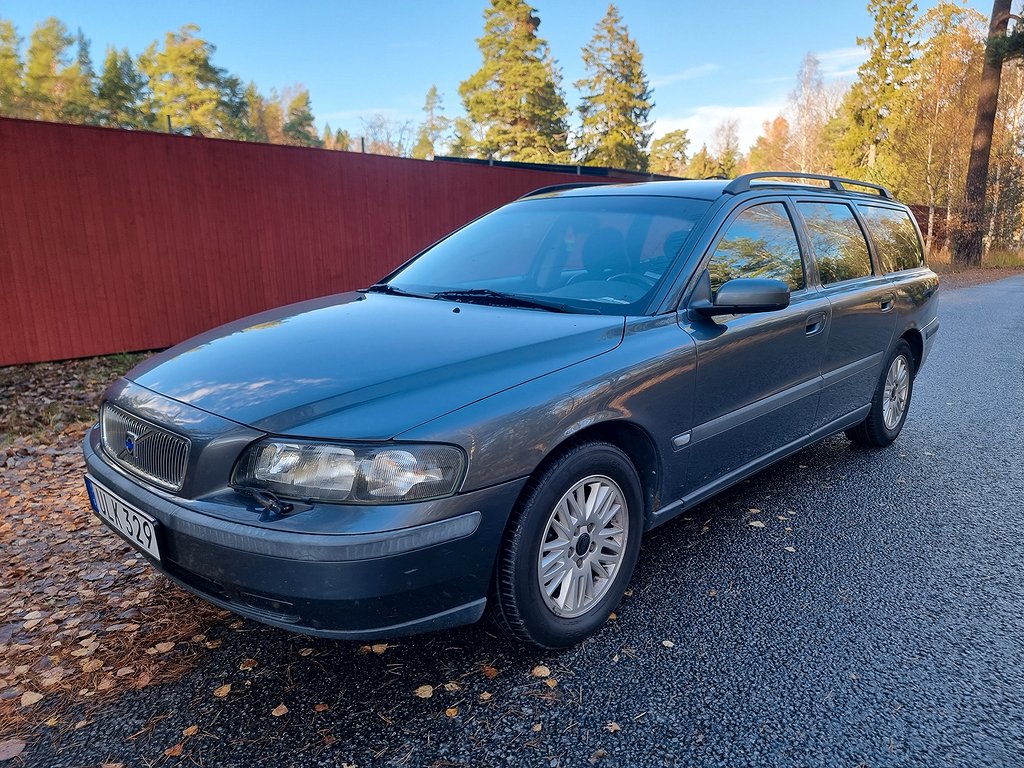 Volvo V70 2.4 / DRAG / S+V DÄCK