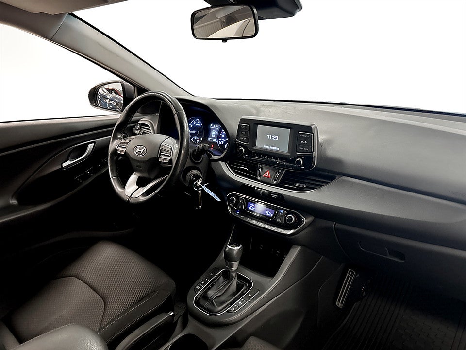 Bild på Hyundai i30 Comfort 1.4 T-GDi 140hk Aut RATTVÄRME BACKSENSORER