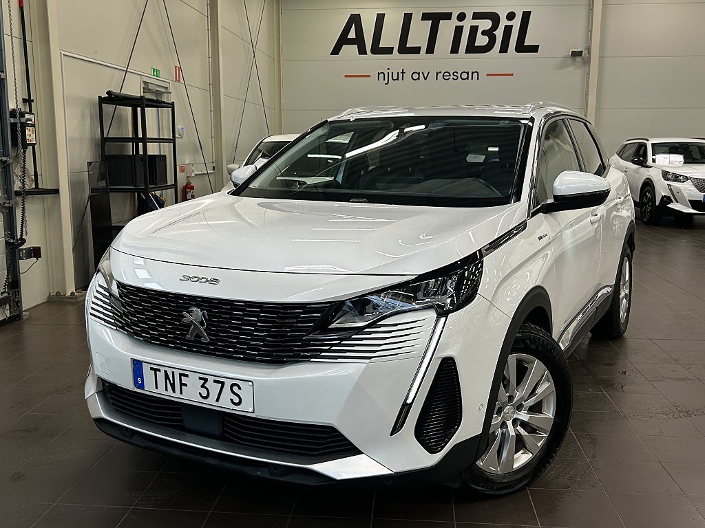 Peugeot 3008 HYBRID4 300 AUT Allure MOMS/Navi/Kamera/Värmare