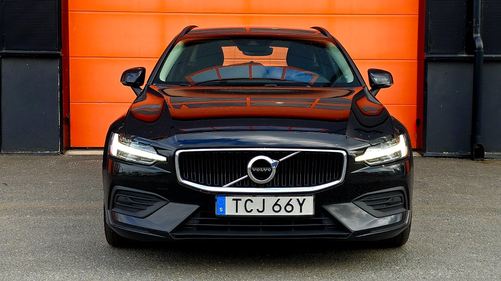 Volvo V60 B4 Momentum Advanced Pro Edition | Nybesiktigad