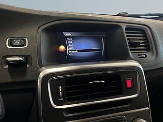 Volvo V60 D5 Plug-in Hybrid AWD Summum Navi/Pvärm/Skinn/BT/Drag