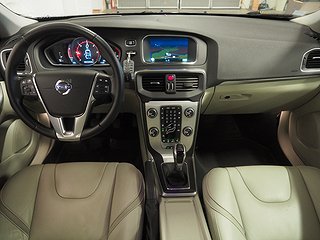 Halvkombi Volvo V40 14 av 24