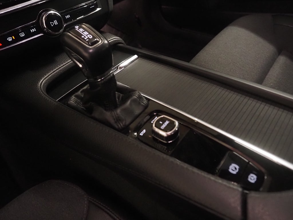 Volvo V90 T5 254hk Geartronic Momentum |Drag|Navi|Kamera| 2017