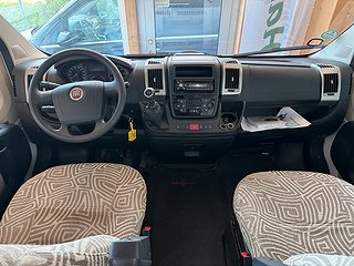 Husbil-halvintegrerad Wingamm Brownie 5.8 8 av 18