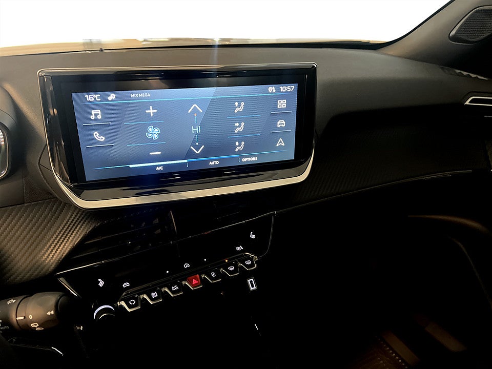Bild på Peugeot 2008 Style Hybrid 1.2 PT Aut CARPLAY P-SENSOR BAK 145hk
