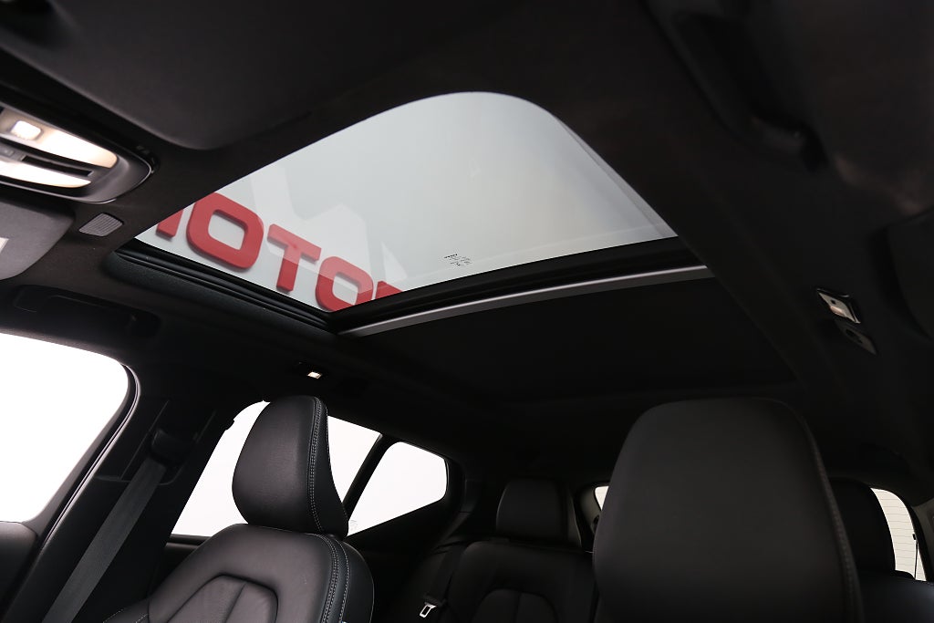 Volvo XC40 Recharge Twin Pro P8 AWD 360° H/K Pano Skinn 20" Drag 2022