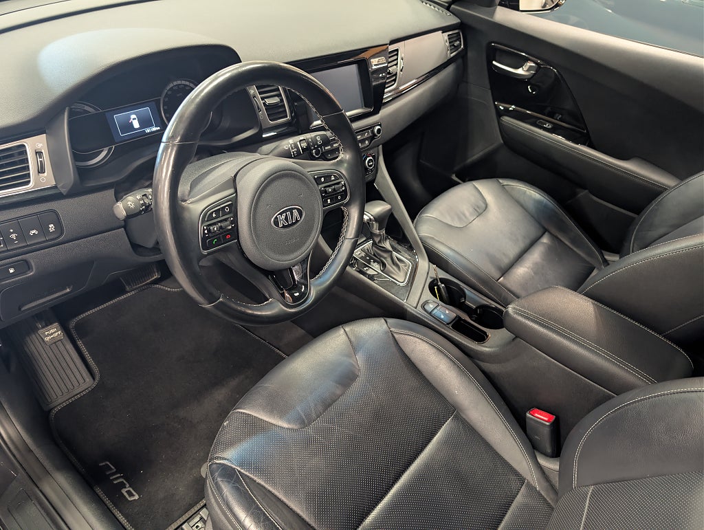 Kia Niro Hybrid DCT Advance Plus Pano/M-värm/V-hjul thumbnail