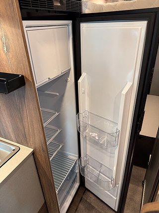 Husbil-halvintegrerad Robeta Apollo 180HK AUT 10 av 24