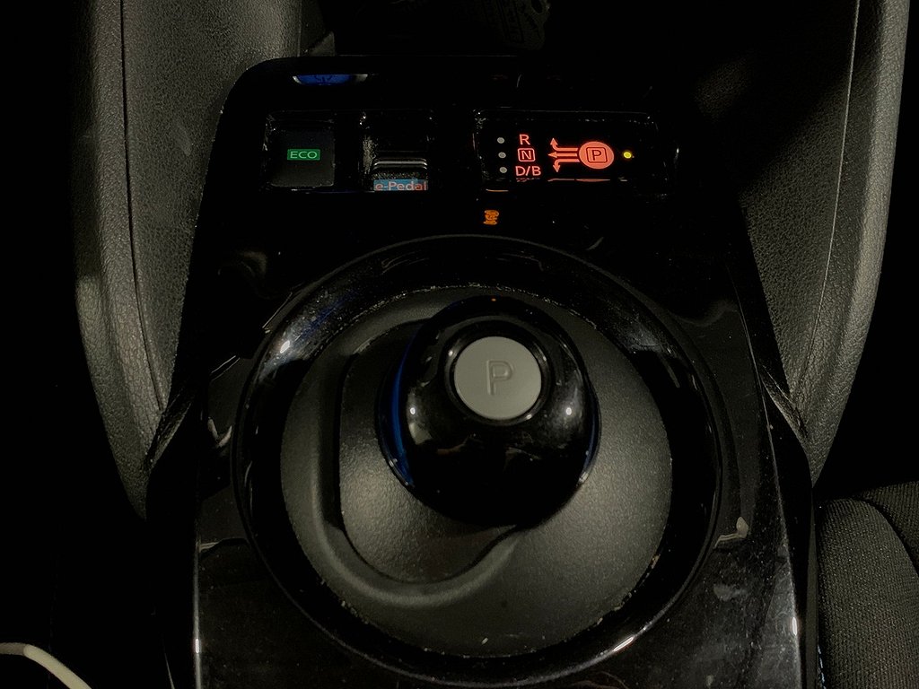 Nissan Leaf N-Connecta|40kWh|Värmepump|360 kamera 2022