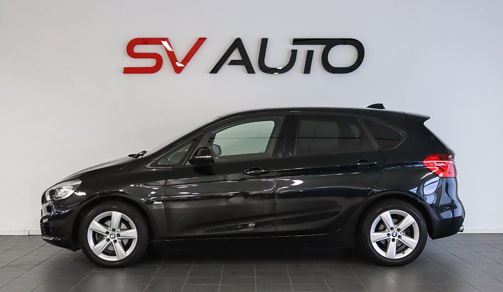 BMW 218 i Active Tourer Sport Line Navi HuD Drag B-kamera