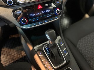 Hyundai IONIQ Plug-in 1.6 + 8.9 kWh DCT S&V-hjul/Kamera/Navi