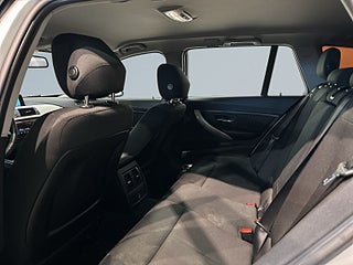 BMW 318D Touring Drag Psens Extraljus GPS Mvärm Elbaklucka SoV – bild 13
