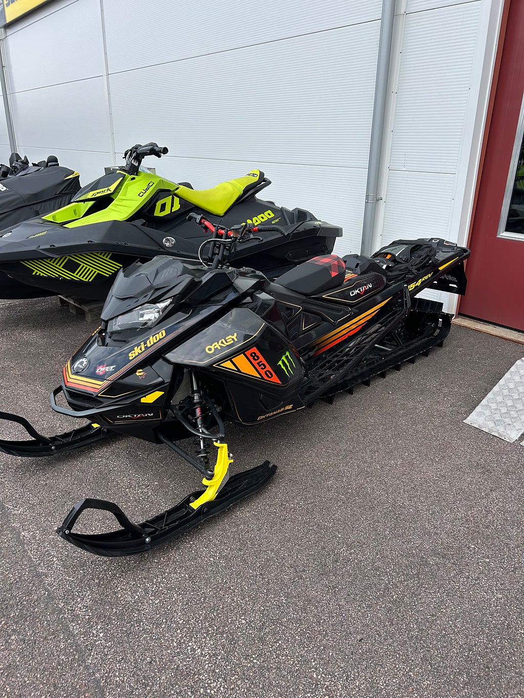 Ski-Doo Summit X 154 *Köp online*