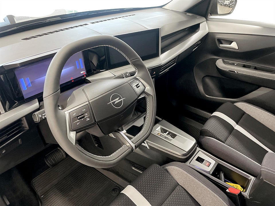 Bild på Opel Frontera GS 1.2 Turbo Hybrid 145hk Aut B-KAMERA NAVI