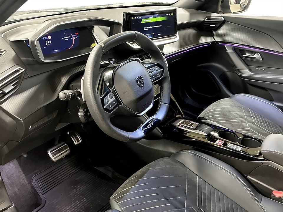 Bild på Peugeot 2008 GT 1.2 PT 130hk Aut B-KAMERA CARPLAY