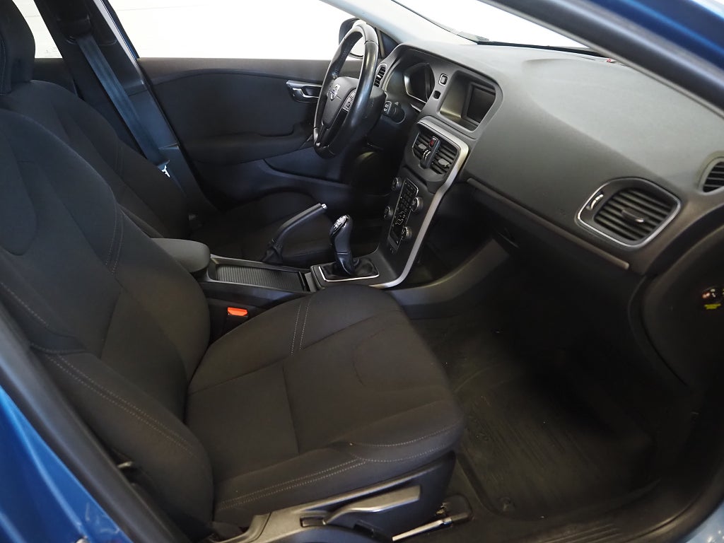 Volvo V40 D2 115hk Your Kinetic | D-värm | 2015