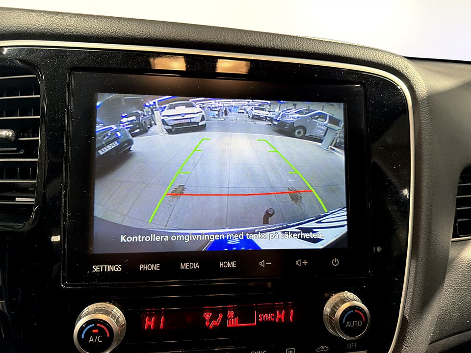 Bild på Mitsubishi Outlander Komfort 2.4 PHEV 224hk Aut 4WD - B-KAMERA, DRAG