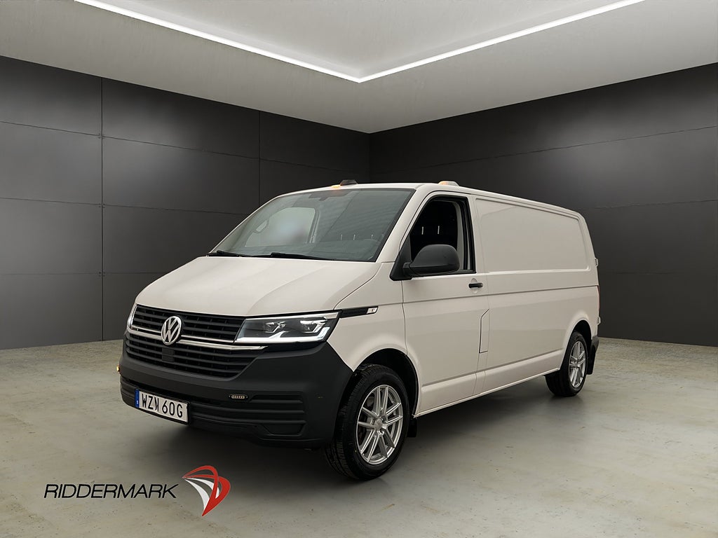 Volkswagen Transporter L2 4M Värm CARPLAY Drag B-Kam Moms
