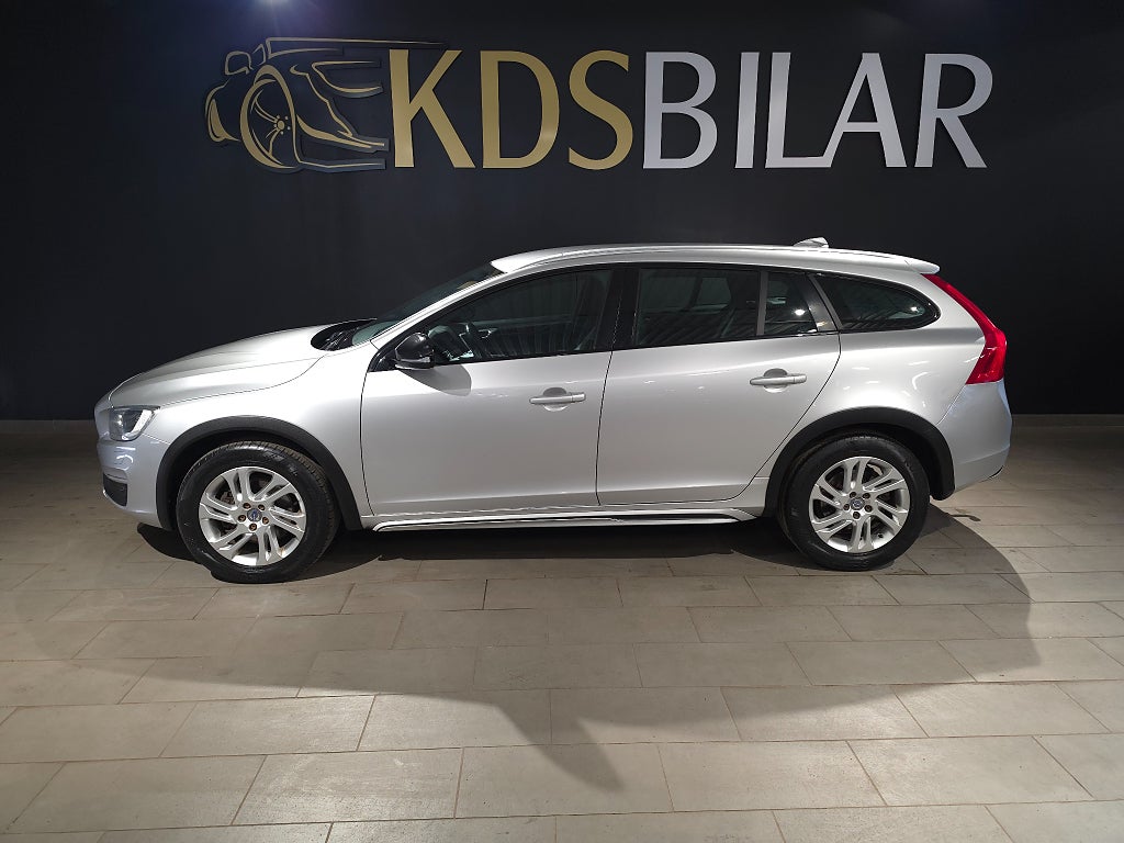 Volvo V60 Cross Country D4 AWD Geartronic Classic Plus 190hk | Drag | Värmare