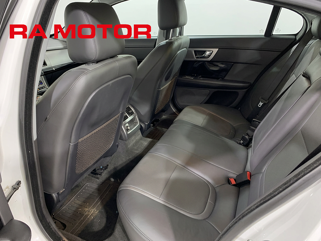 Jaguar XF 2.2 TDi4 | Kamera | Comfort Edi | Keyless | Navi 2015