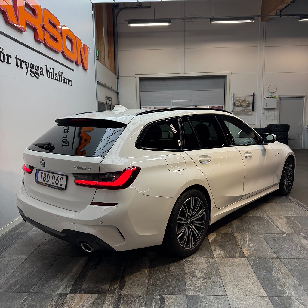 BMW 320d xDrive Touring M Sport Panorama Carplay P-sensorer