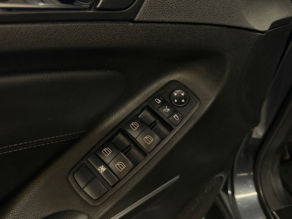 Mercedes-Benz ML 2010 - miniatyr 18