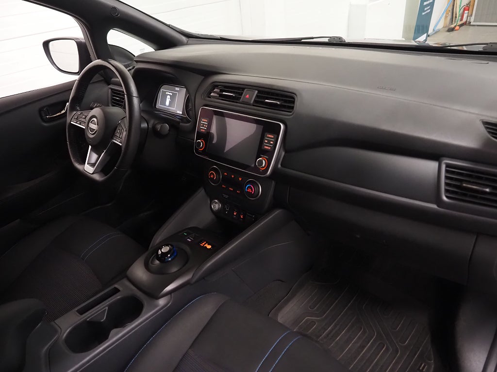 Nissan Leaf 40 kWh 150hk Acenta | Backkamera | Rattvärme | 2022