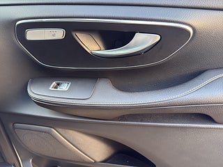 Minibuss Mercedes-Benz V 22 av 23