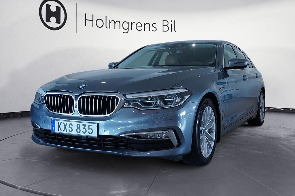 BMW 530e iPerformance Sedan Luxury Innovation 360° Kamera Läder HUD |