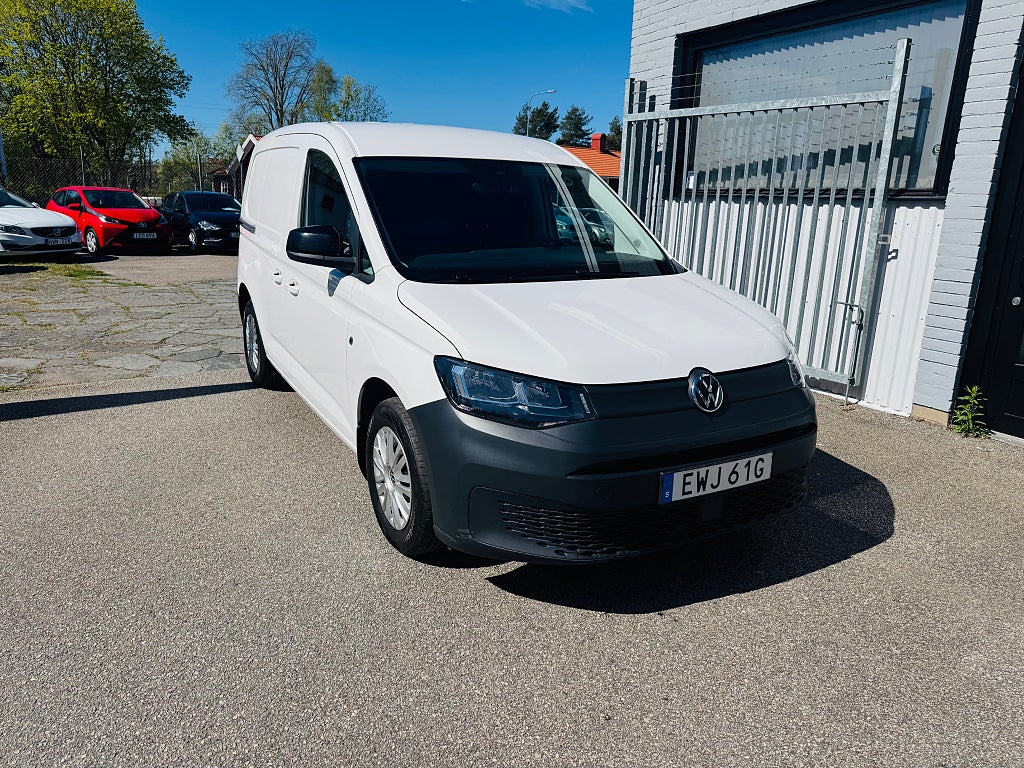 Volkswagen Caddy 2.0 TDI BMT SKÅP / DRAG / VÄRMARE / MOMS