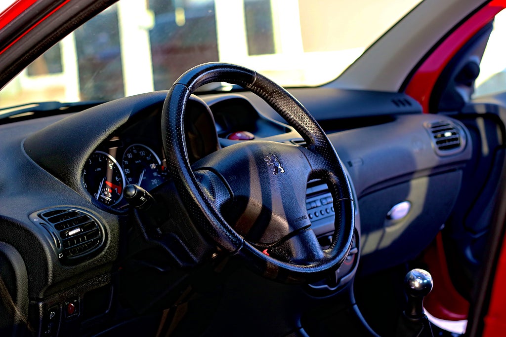 Peugeot 206 1,6 SPORT/ 109hk/. NYES. /14500mil/. OBS 29900kr.