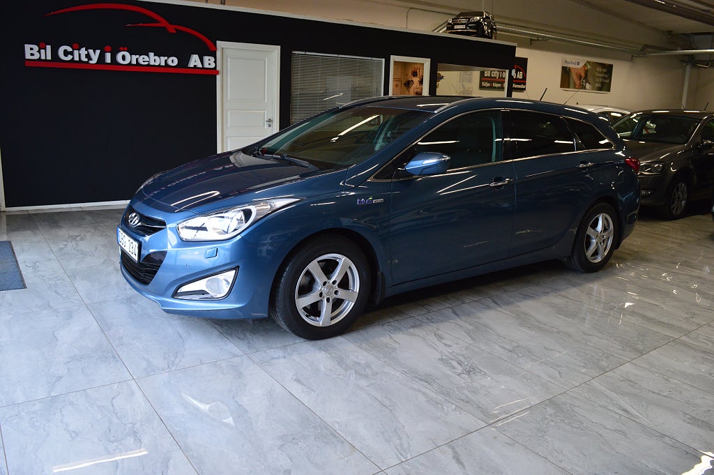 Hyundai i40cw 1.7 CRDi (136hk) / 2-Ägare / Låga Mil / Drag / Servad & Be