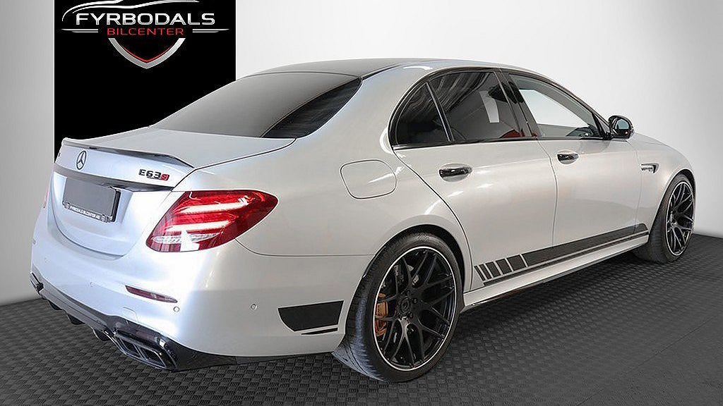 Mercedes-Benz E 63 S AMG har en fyrliters V8-motor på 612 hästkrafter. 