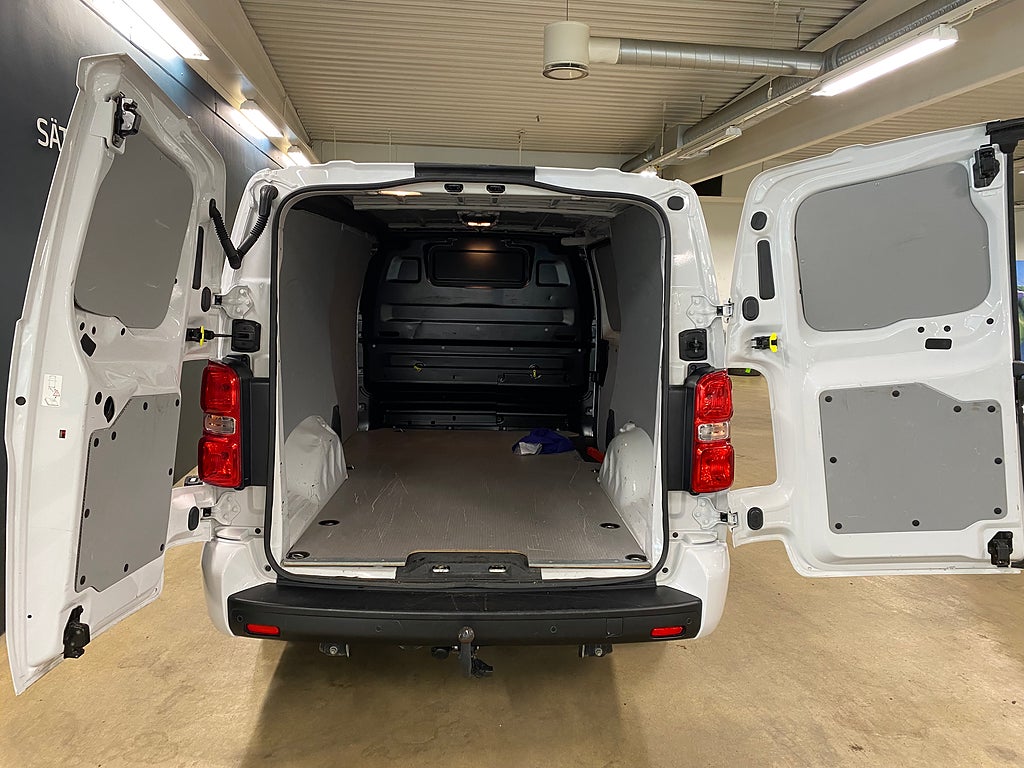 Bild på Peugeot Expert PRO+ L3 2.0 BlueHDi 145hk AUT