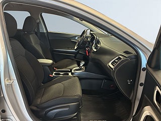 Kia Ceed Sportswagon 1.4 T-GDI B-kamera Mvärme Rattvärm S&V-däck – bild 10