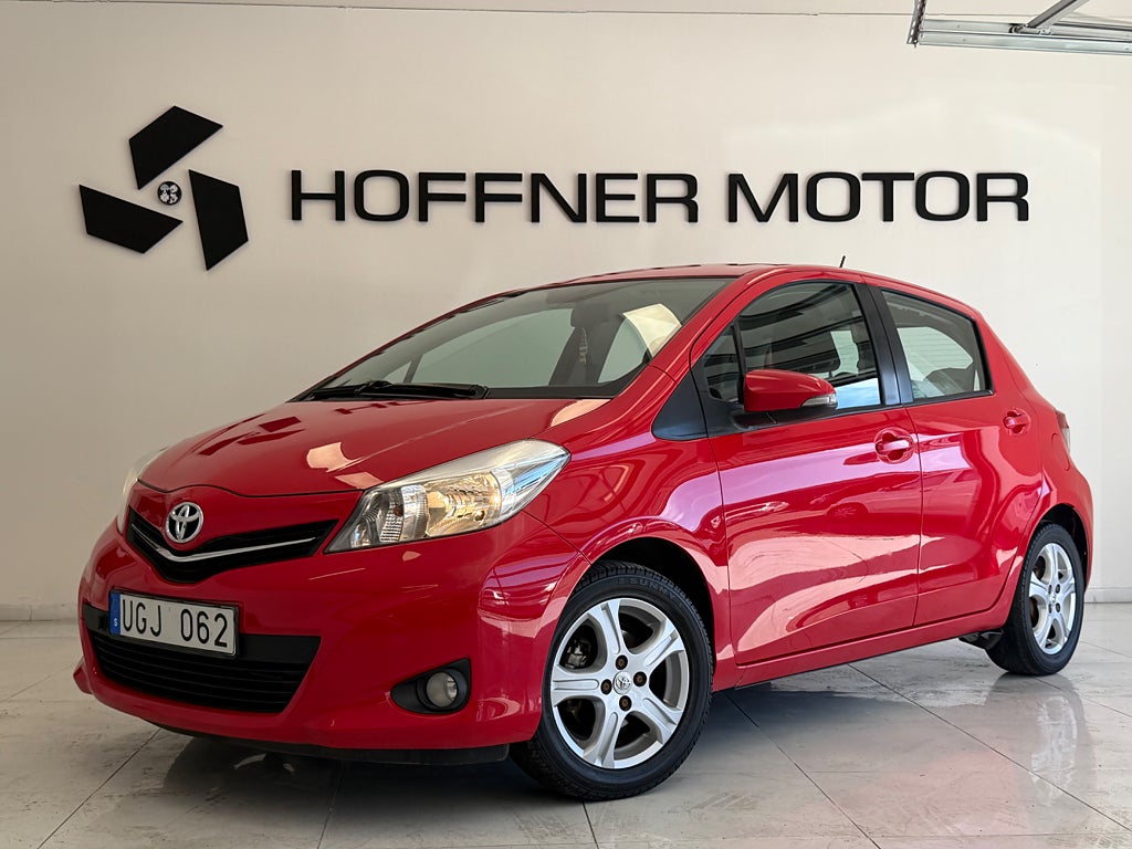 Toyota Yaris 5-dörrar 1.33 Dual VVT-i Active Backkamera Bluetooth 