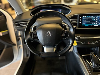 Peugeot 308 1.5 130hk Psensorer/Kamera/MoK-Värm/SoV-däck