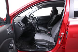 Halvkombi Hyundai i20 10 av 21